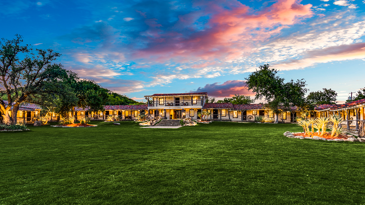 rest yourself lodge outside view